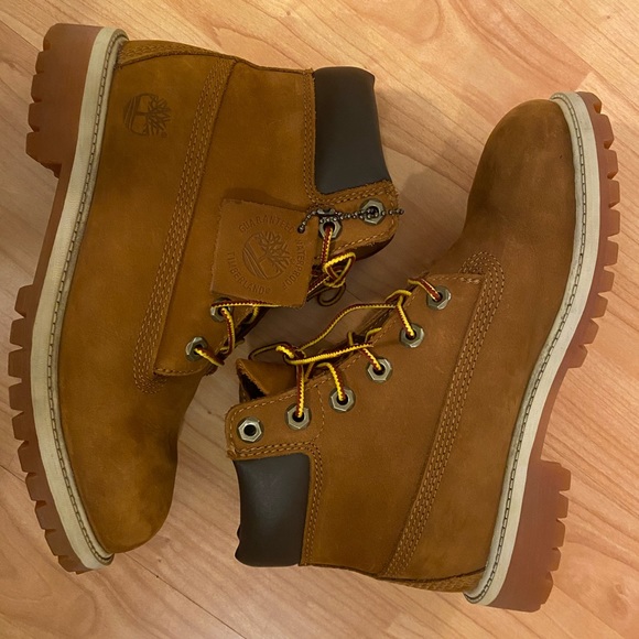 Rust/honey Timberland Boots - Picture 3 of 4